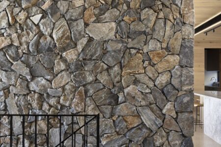 قیمت سنگ ساختمانی ارزان؛ راهنمای کامل انتخاب و خرید اقتصادی 🏗️