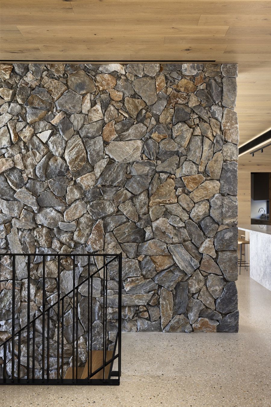 قیمت سنگ ساختمانی ارزان؛ راهنمای کامل انتخاب و خرید اقتصادی 🏗️