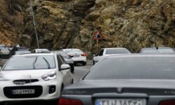 ترافیک در محور‌های چالوس و هراز سنگین است