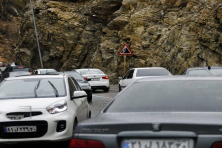 ترافیک در محور‌های چالوس و هراز سنگین است