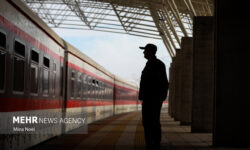 خروج قطار مسافری تهران – مشهد از خط؛ تمام مسافران سالم هستند