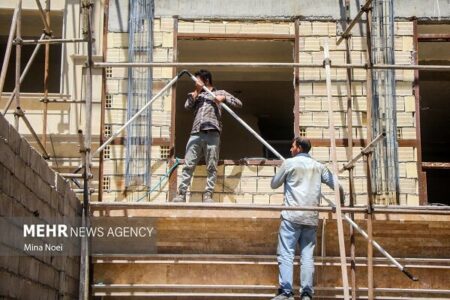 ورود بخش خصوصی به مسئله ساخت مسکن کارگری بار دولت را کاهش می‌دهد