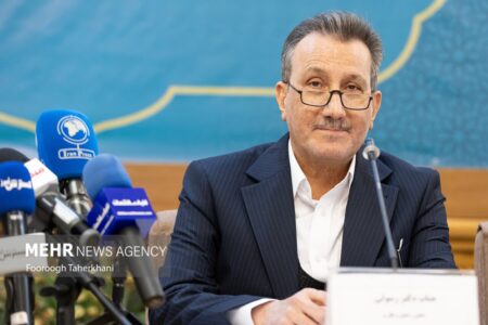 رسولی: نگرانی از لغو معافیت‌های تحریمی وجود ندارد