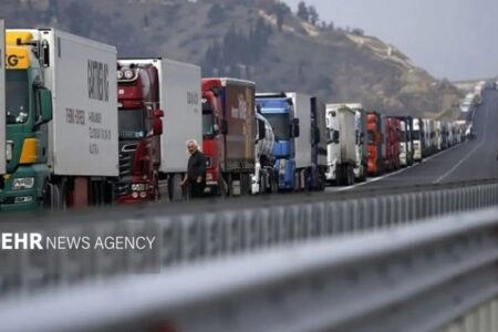 معطلی ۲ روزه کامیون‌ها پشت مرز افغانستان؛ زمان رفع اختلال مشخص نیست
