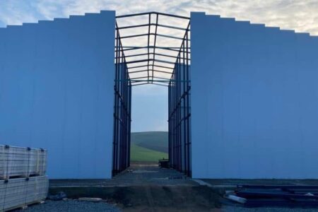 ساندویچ پانل سردخانه‌ای: راهنمای جامع انتخاب، کاربردها و مزایا