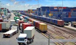 ترانزیت ۱۹ میلیون و ۳۳۰ هزار تُن کالا از طریق ناوگان حمل‌ونقل کالا/ اصلاح ۹۵۵ نقطه پرحادثه در کشور