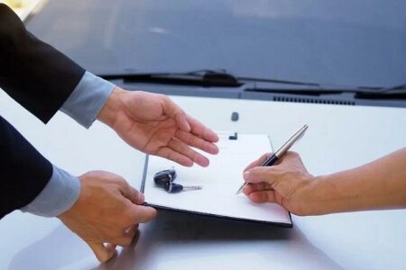 آیا بیمه شخص ثالث باید بنام صاحب ماشین باشد؟