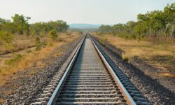 پایان عملیات ریل‌گذاری راه‌آهن قزوین-زنجان