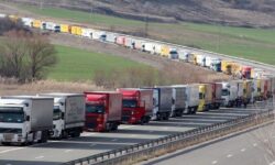 توقف کامیون‌ها در مرز سومار به حداقل می‌رسد