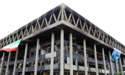 مسئولیت بازسازی ساختمان شیشهای به سازمان مجری واگذار شد