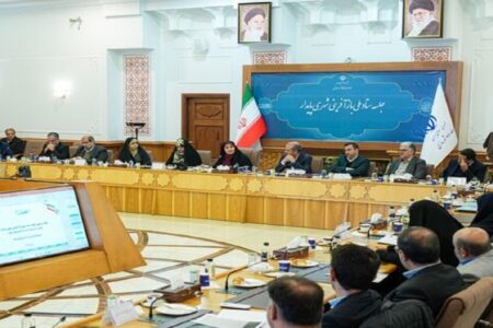 بازآفرینی شهری و ساماندهی محدوده‌های در خطر با جدیت دنبال شود