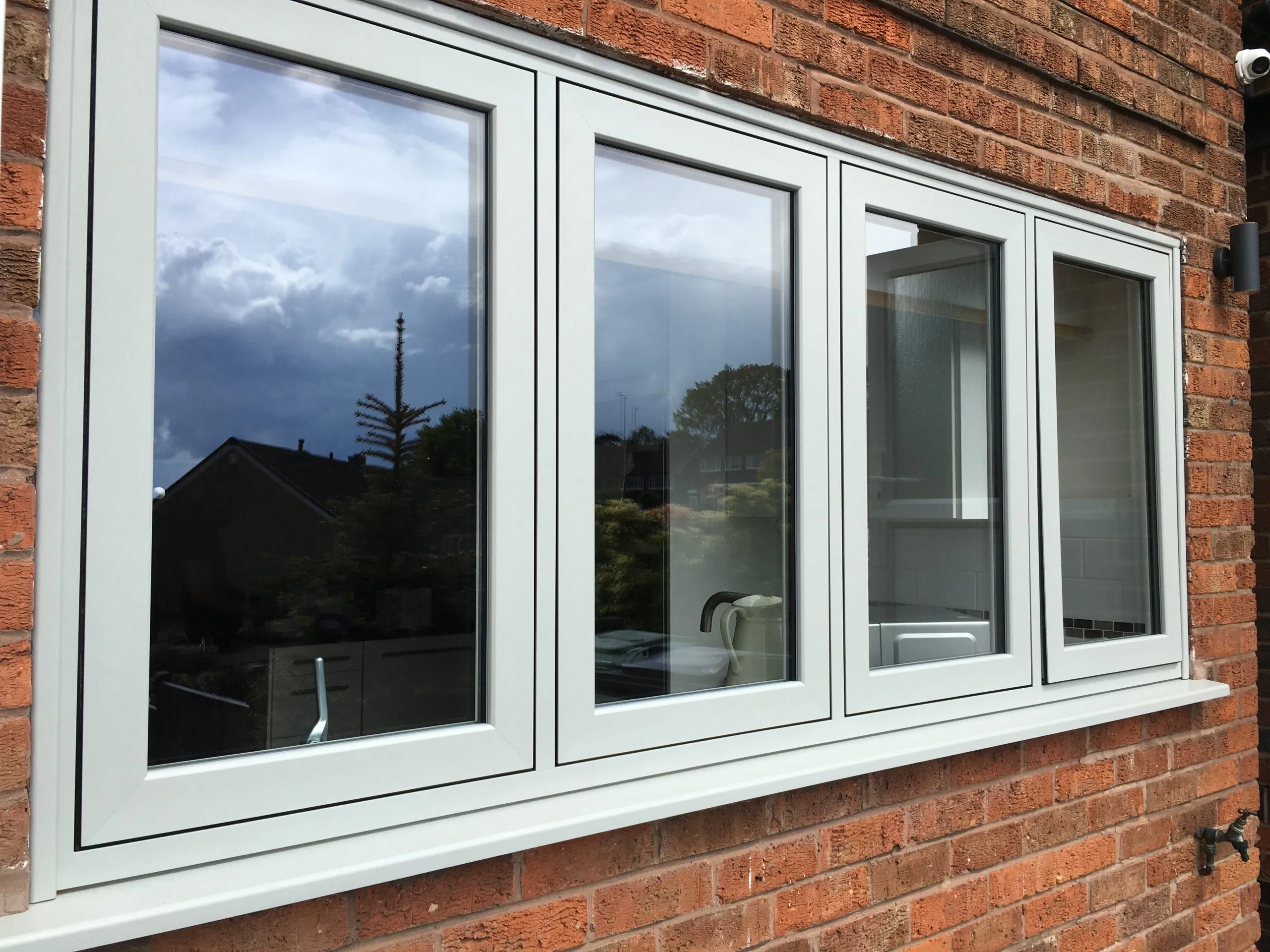 پنجره UPVC با فریم قوی و عایق حرارتی بالا