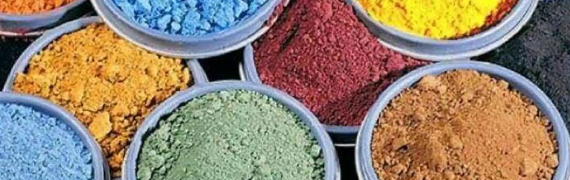 پروژه ساختمانی با استفاده از سیمان رنگی در نمای بیرونی